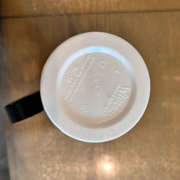 Disney World Resort and Parks Mickey Mouse Refillable Mug 16 oz - Picture 8 of 8